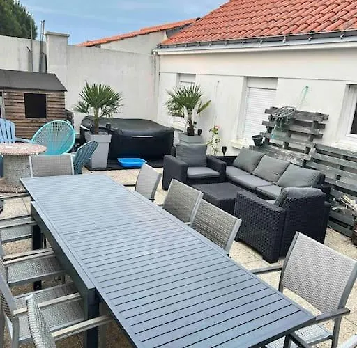Maison A Etages Bord De Mer